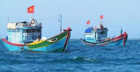 Động viên ngư dân bám biển trước lệnh cấm đánh bắt cá phi lý của Trung Quốc trên Biển Đông